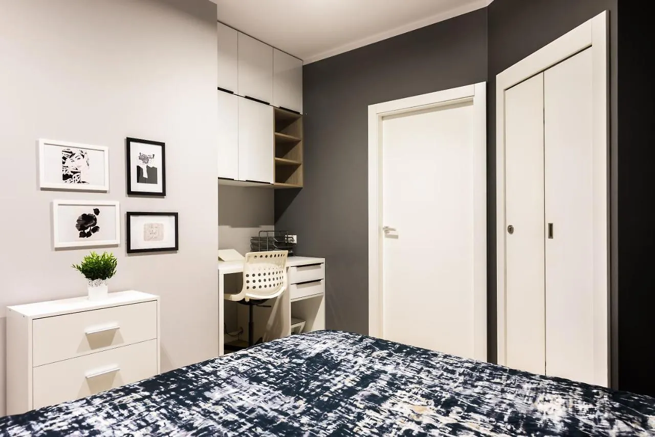 Elegant Business Accommodation With Parking - By Upstairs Kraków